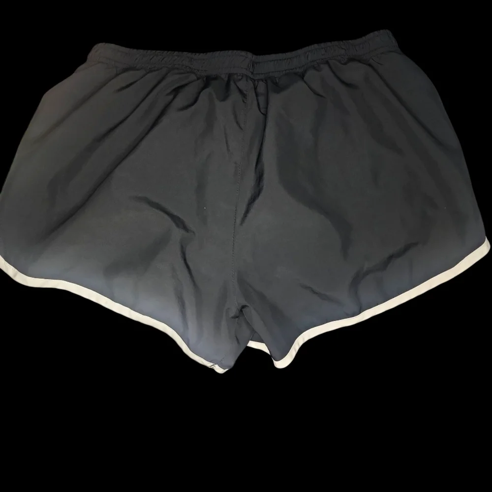 Nike Women's Black Athletic Shorts With Lining Size Medium
